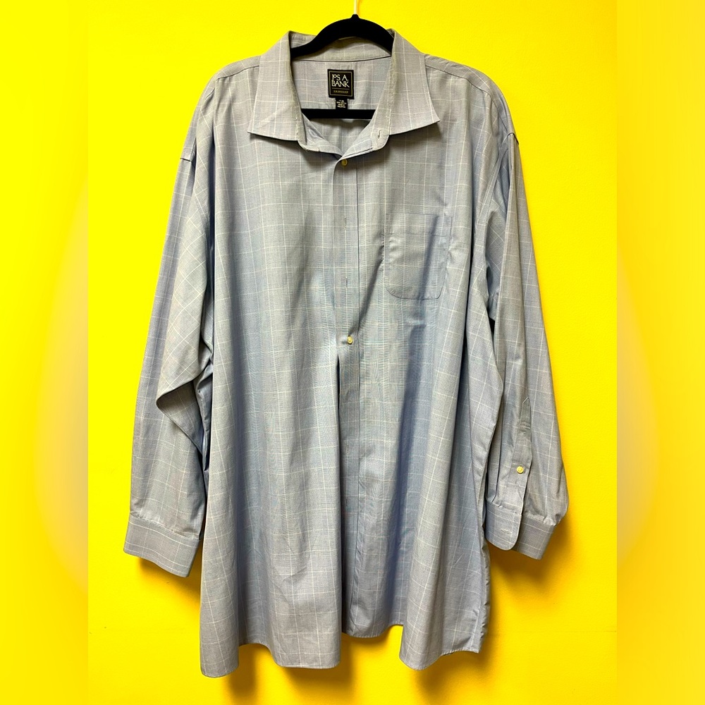 Jos A. Bank Big & Tall Button Dress Shirt
Size 20/35
Blue/stripped white